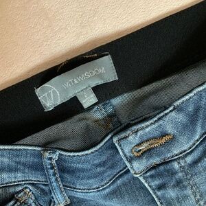 Wit & Wisdom Blue 8 Raw Edge Jeans Straight Leg Classic Essential